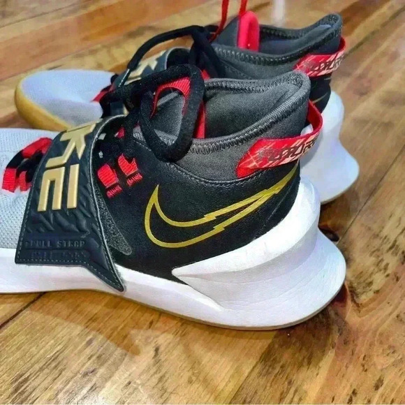 Nike Future Court Youth 5.5 C-T2866-001 super condition - Picture 11 of 12